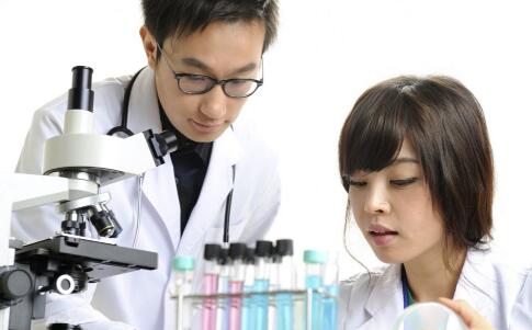 定时做乳房查看仍是保养