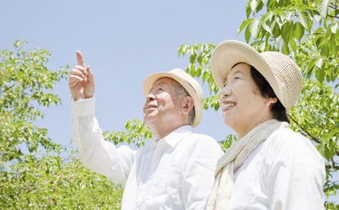 怎么防治白叟腰痛