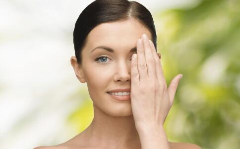 脂肪粒不是眼霜导致的