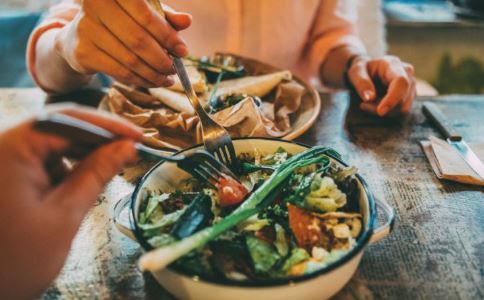 防备秋冬皮肤皲裂多吃8种果蔬