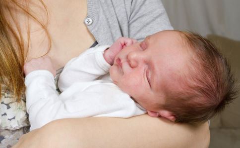 羊水少出世的宝宝缺少安全感吗