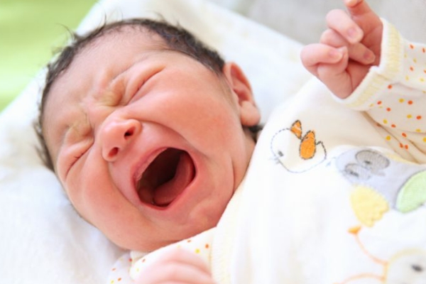 新生儿胀气叫脐风吗 中医脐风是什么意思