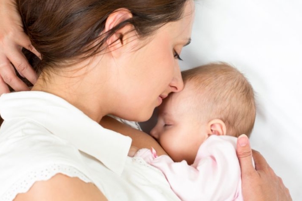 哺乳期一边哺乳一边房事会怀孕吗 防止乳房受伤