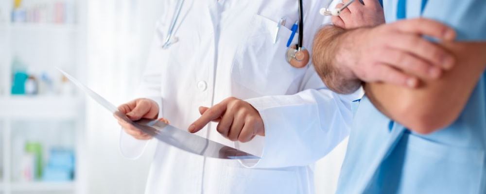 女子每天喝5升水确诊尿崩症 每天5升水仍是渴