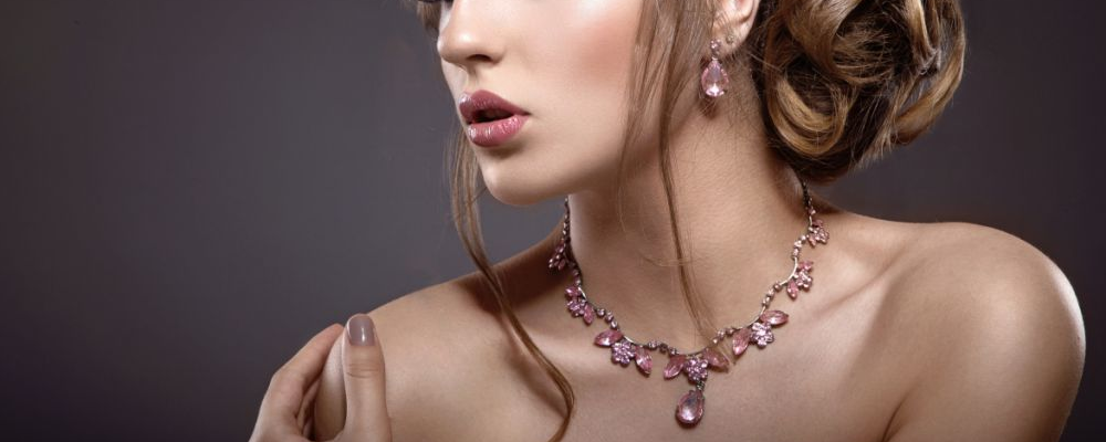 　　玻尿酸丰嘟嘟唇