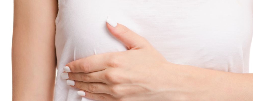 女人这几个不经意的动作，可能对乳房产生影响，你都中招了吗？