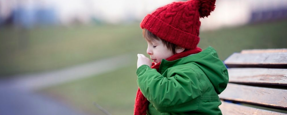 宝宝发烧37.8脑袋烫,身体不太热，怎样处理