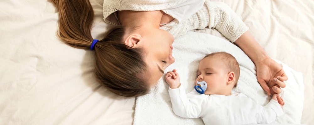 宝宝发烧后呈现红疹子是什么原因,而且爱睡觉