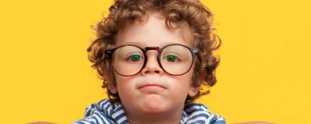 戴近视眼镜看近处含糊怎么回事