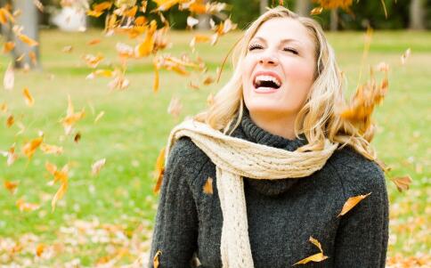 操练正确护胸办法 促进胸部二次发育