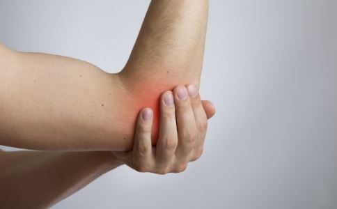 中老年人防备关节炎的办法