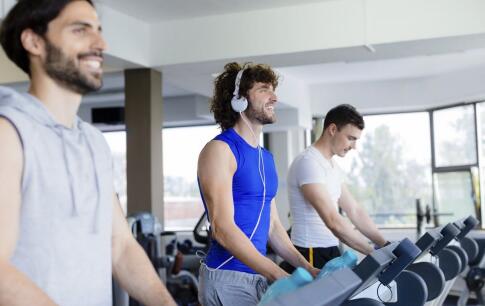 打好篮球，把握反跑技巧