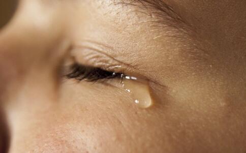 留意，黑眼圈的色彩告知你是哪种疾病