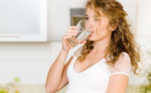 孕妈妈怎样防备妊娠纹