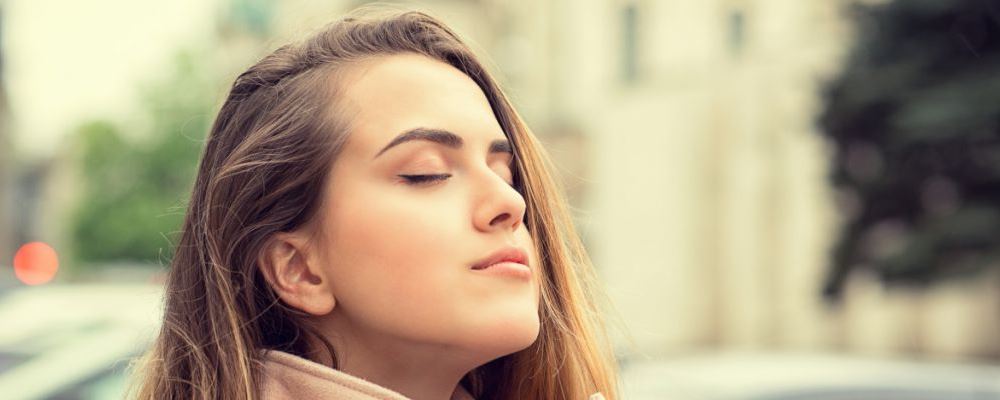 口干光喝水不行 多吃四种滋阴食物