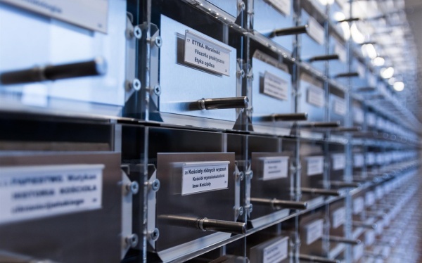 阿赞弄情降,阿赞萨外师傅如何