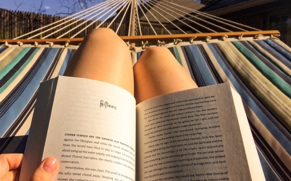 期货黄金一个点多少钱，一手黄金涨一个点赚多少钱