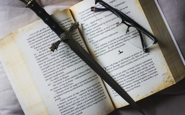 老公每天讲穷发现他私房钱，老公藏私房钱该怎么办