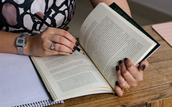 泰国情降财神的自频道-恋爱考查 男同伙会以为你的心思很难猜吗