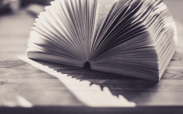 分手后为什么心老揪着疼,为什么你分手良久了却依然很痛苦