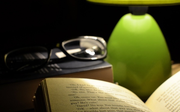 表达欠太多人情句子（稀奇走心的心酸文案句子）