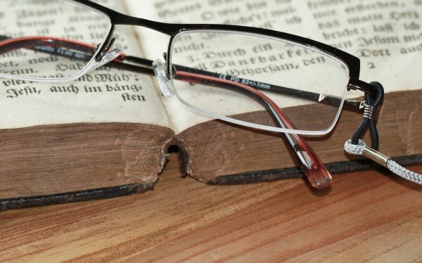 视力健康离不开眼泪