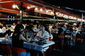 为什么今年的人都没钱