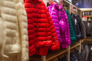 新买的羽绒服要洗吗